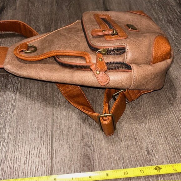 White Mountain Sling Pack Crossbody Bag In Brown - Picture 10 of 10